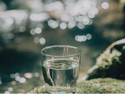 コップに注がれた軟水