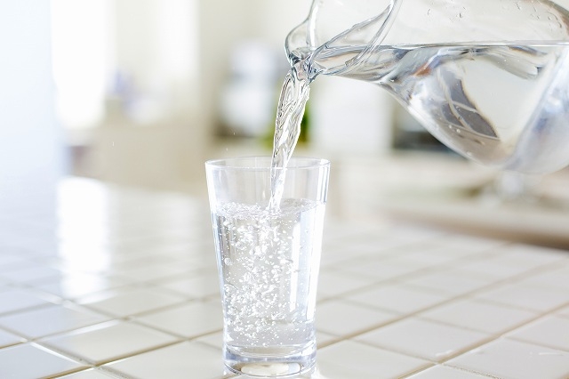 ウォーターサーバーのお水の賞味期限はどのくらい？期限内に飲み切れないときの活用法とは？