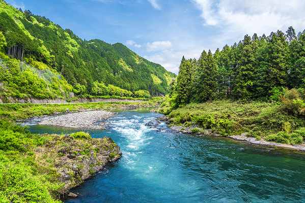 ＃新登場！岐阜県本巣郡北方町の美しい自然から生まれた天然水 『プレミアムウォーター 岐阜北方（12L）』提供開始 ～豊かな土壌で育まれた、自然本来のおいしさ～