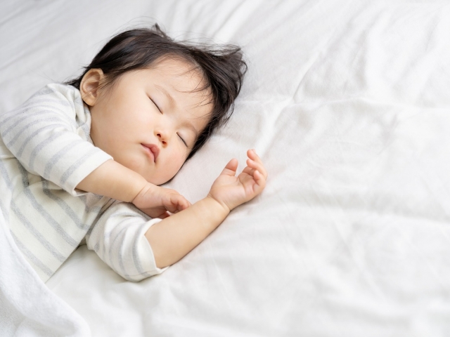 赤ちゃんの寝汗がすごいのはなぜ？理由と対策、注意点を紹介！