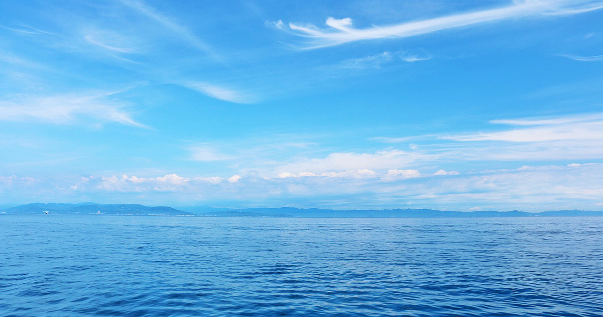 海水にはなぜ塩分が含まれているの？濃度や組成も解説｜天然水 